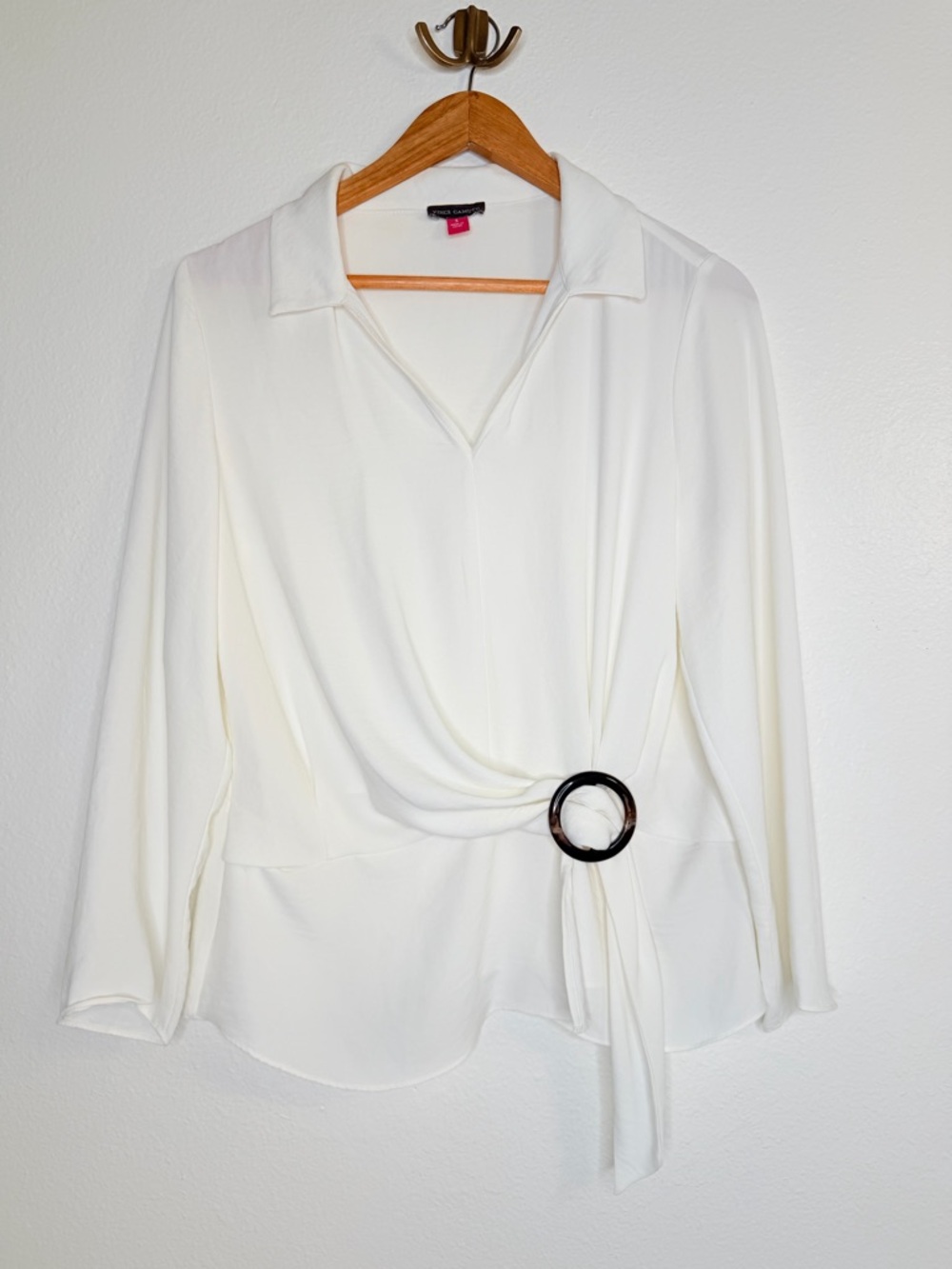 VINCE CAMUTO White Chiffon Blouse Size Small